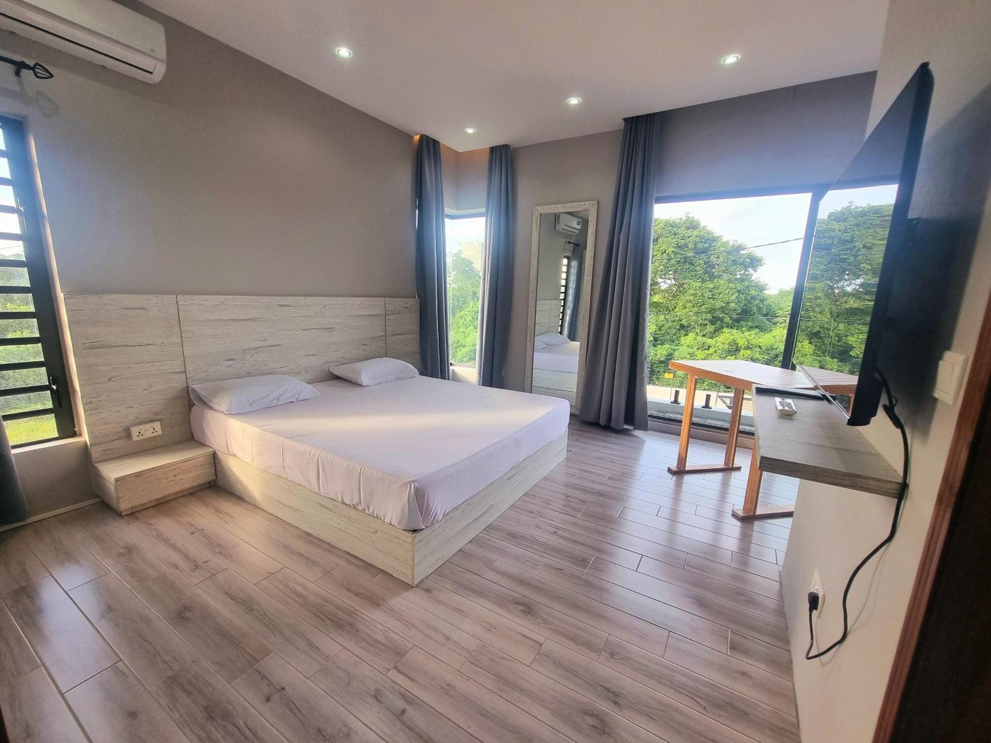 Serenity I - 4 Bedroom *